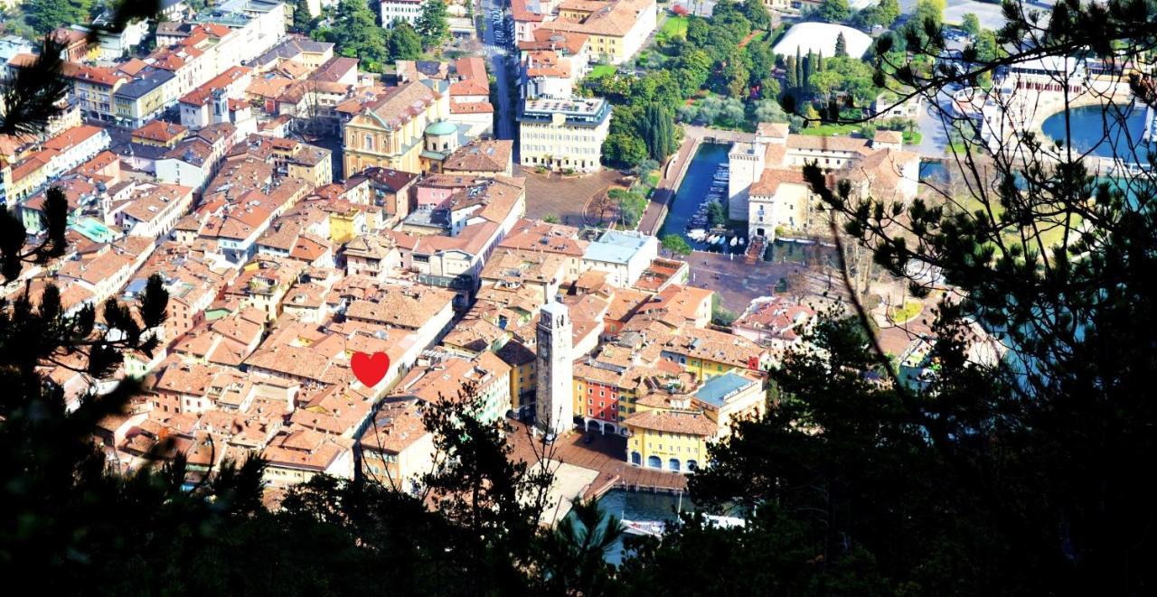 My Suite Home - Riva Del Garda Bagian luar foto